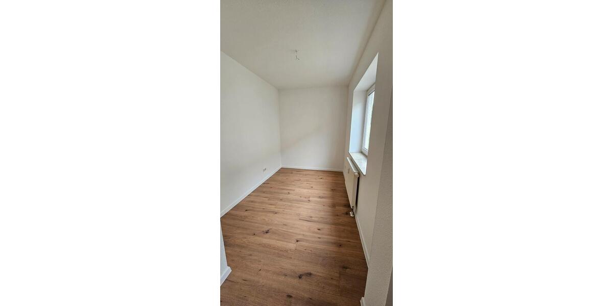 Etagenwohnung Meerane - 1 Zimmer, 38 m&sup2;, 210&euro; | Angebot:15431876