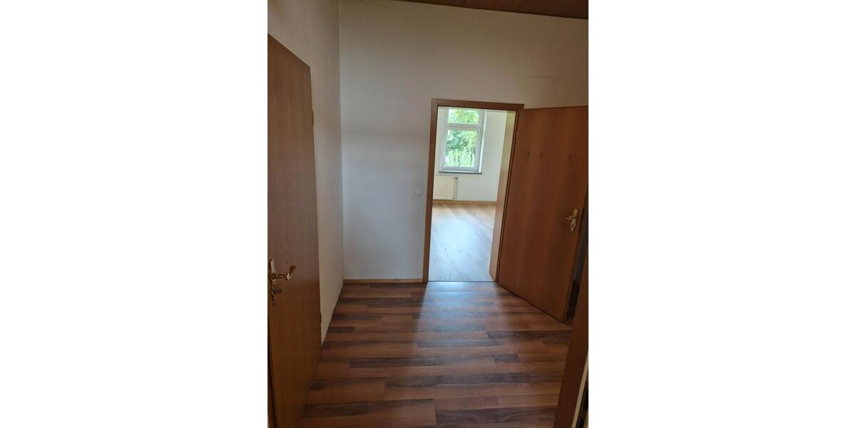 Etagenwohnung Niederwürschnitz - 2.5 Zimmer, 67 m&sup2;, 350&euro; | Angebot:26678730