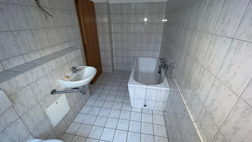Hochparterre Reichenbach im Vogtland - 2 Zimmer, 55 m&sup2;, 300&euro; | Angebot:19406954