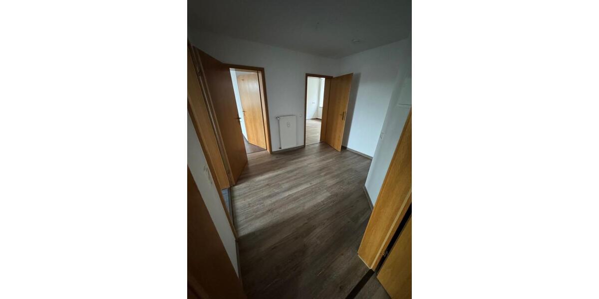 Etagenwohnung Ronneburg - 4 Zimmer, 105 m&sup2;, 545&euro; | Angebot:25509041