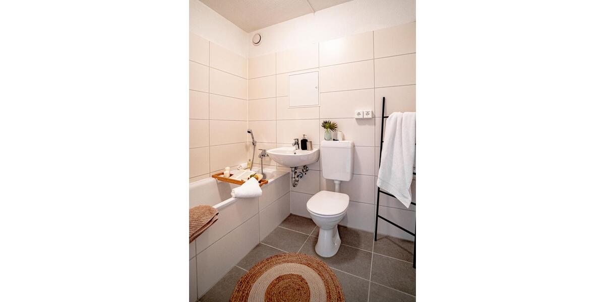 Etagenwohnung Crimmitschau - 3 Zimmer, 66 m&sup2;, 393&euro; | Angebot:25919794