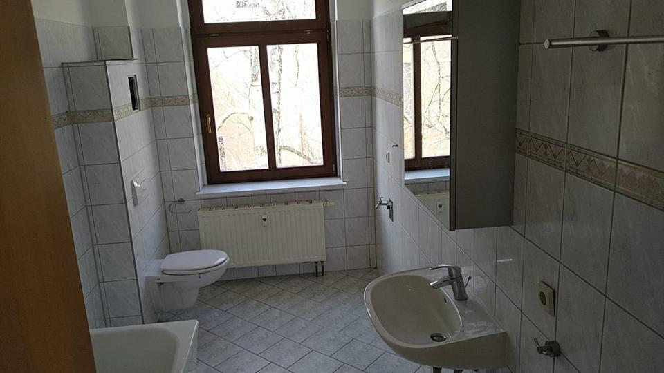 Etagenwohnung Reichenbach im Vogtland - 2 Zimmer, 66 m&sup2;, 300&euro; | Angebot:24813984