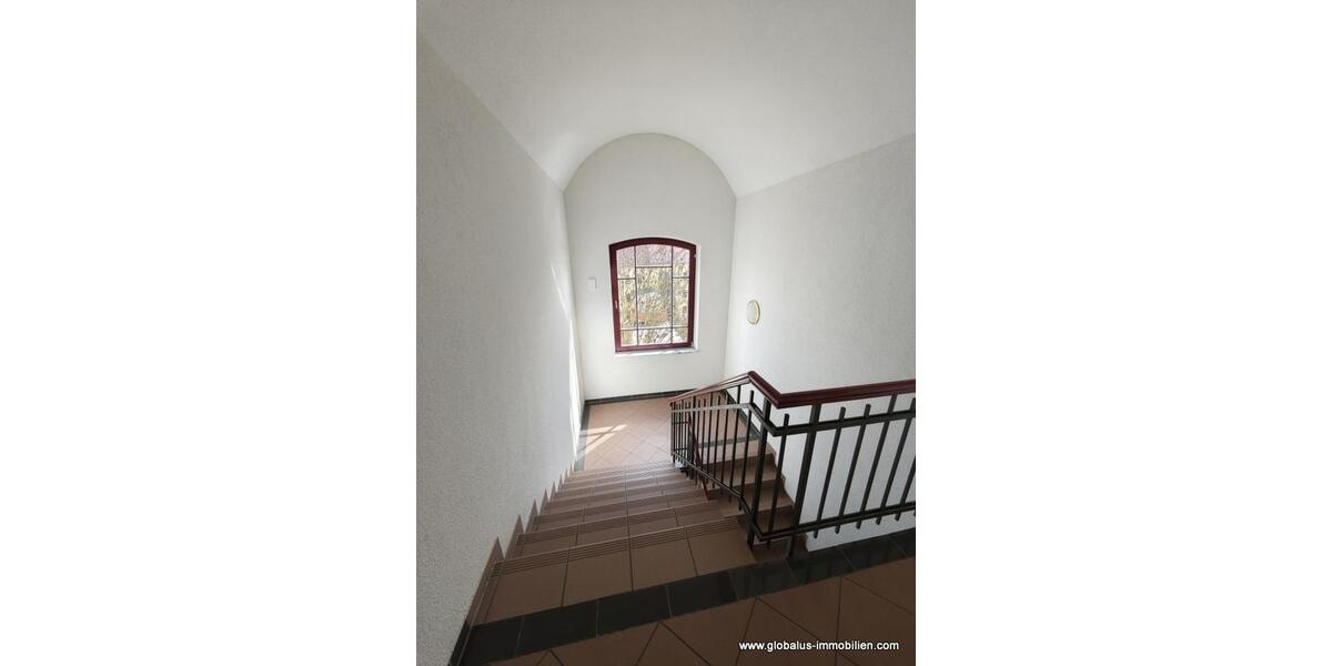 Dachgeschoßwohnung Zwickau - 2 Zimmer, 39 m&sup2;, 275&euro; | Angebot:25871106