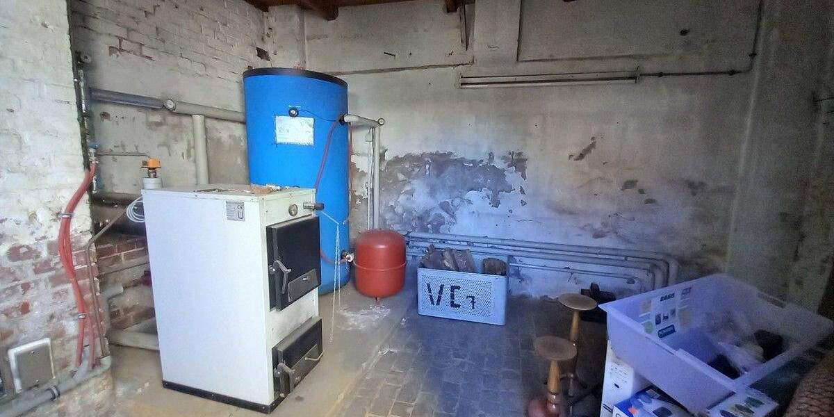 Mehrfamilienhaus, Wohnhaus Crimmitschau - 9 Zimmer, 185 m&sup2;, 69.000&euro; | Angebot:25678130