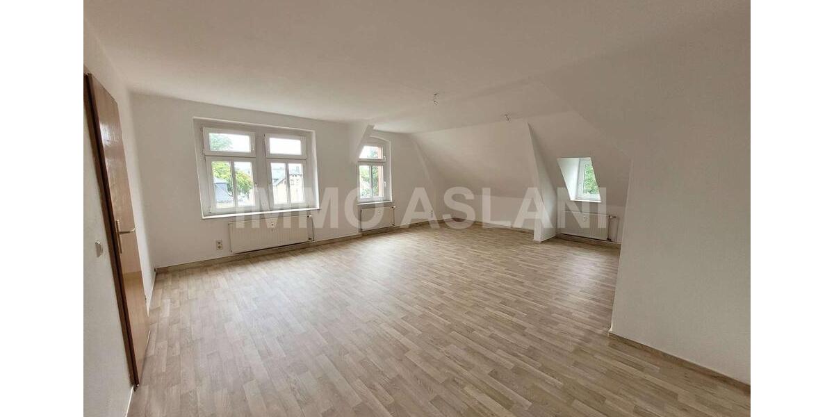 Dachgeschoßwohnung Limbach-Oberfrohna Oberfrohna - 3 Zimmer, 80 m&sup2;, 400&euro; | Angebot:21272256