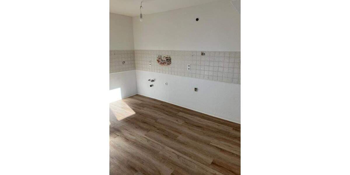 Etagenwohnung Reichenbach - 3 Zimmer, 63 m&sup2;, 265&euro; | Angebot:25662885