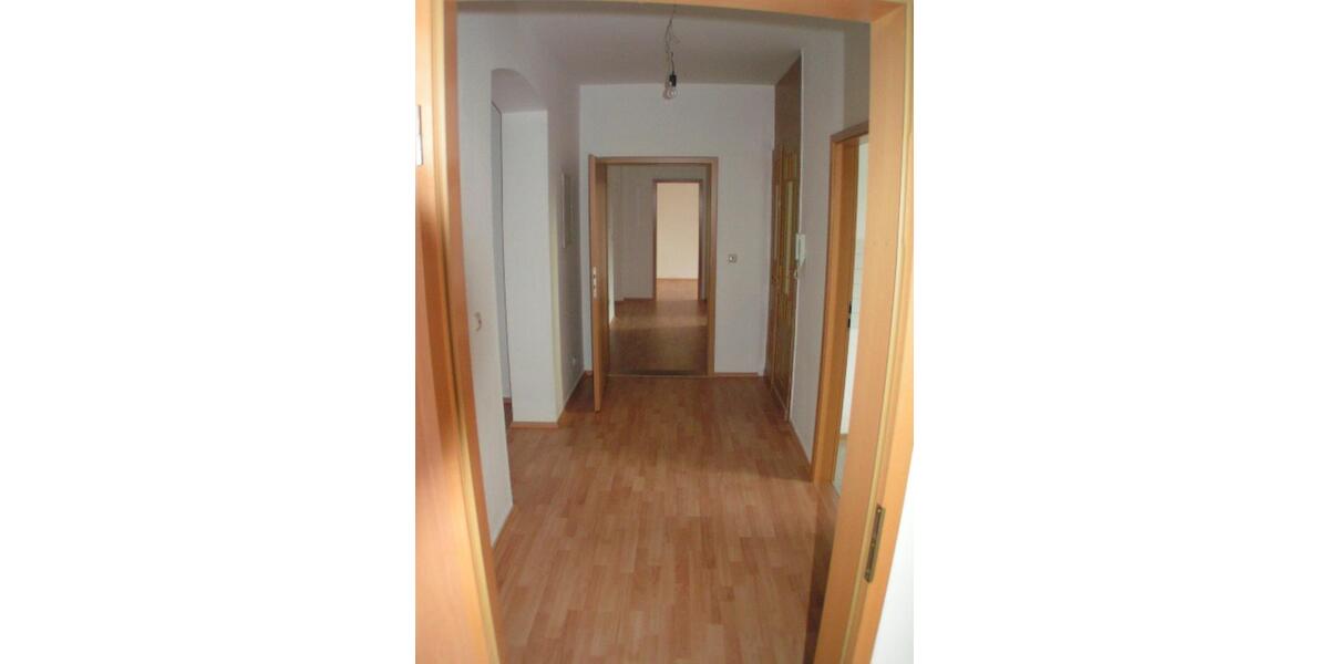 Etagenwohnung Werdau - 5 Zimmer, 125 m&sup2;, 650&euro; | Angebot:23408914