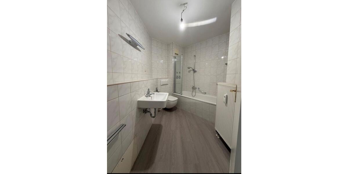 Dachgeschoßwohnung Limbach-Oberfrohna Oberfrohna - 2 Zimmer, 46 m&sup2;, 260&euro; | Angebot:25637419