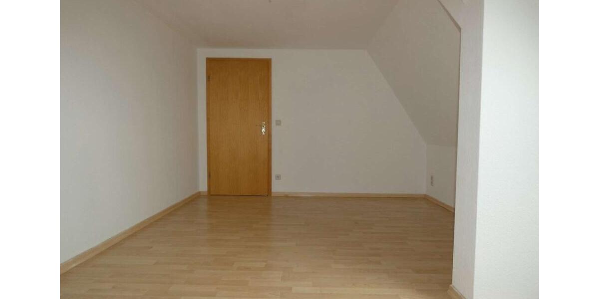 Dachgeschoßwohnung Zwickau - 3 Zimmer, 85 m&sup2;, 430&euro; | Angebot:19088361