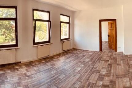 Wohnung Glauchau - 3 Zimmer, 72 m&sup2;, 350&euro; | Angebot:25917461