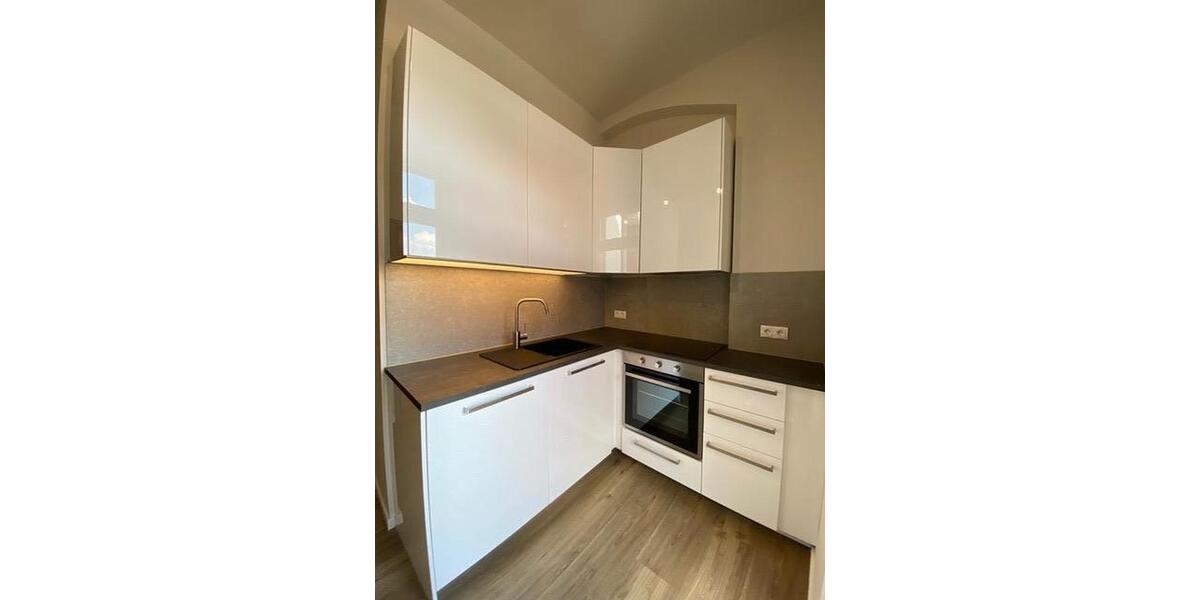 Etagenwohnung Zwickau - 2 Zimmer, 65 m&sup2;, 600&euro; | Angebot:25046086