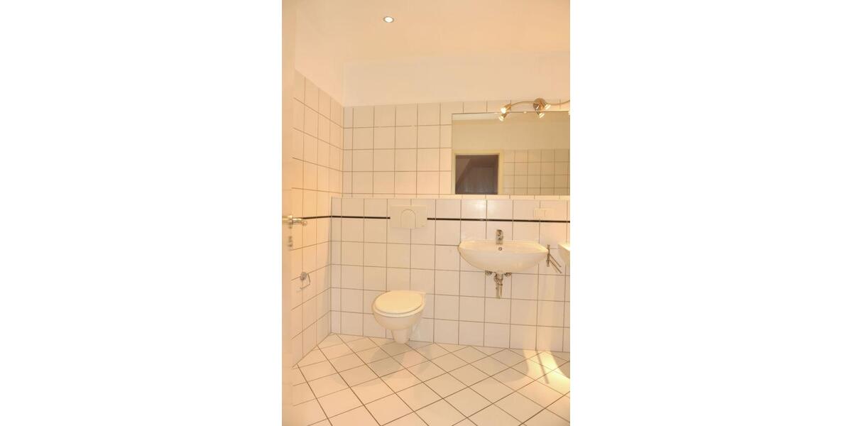 Dachgeschoßwohnung Zwickau - 2 Zimmer, 60 m&sup2;, 510&euro; | Angebot:26071725