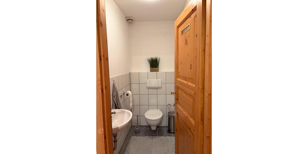 Dachgeschoßwohnung Aue-Bad Schlema Bad Schlema - 5 Zimmer, 150 m&sup2;, 1.200&euro; | Angebot:25601084