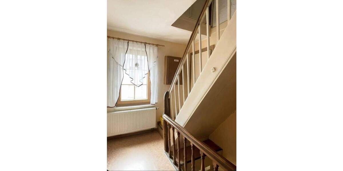 Einfamilienhaus Meerane - 6 Zimmer, 150 m&sup2;, 99.000&euro; | Angebot:25666435