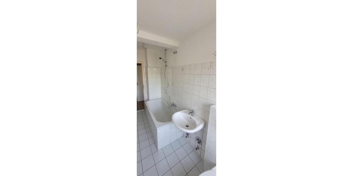 Etagenwohnung Meerane - 2 Zimmer, 61 m&sup2;, 299&euro; | Angebot:22739696