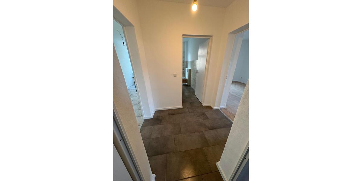 Etagenwohnung Limbach-Oberfrohna Oberfrohna - 2 Zimmer, 65 m&sup2;, 490&euro; | Angebot:25845832