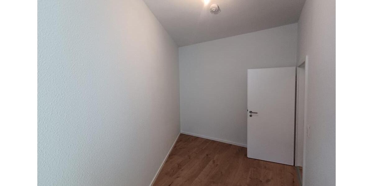 Etagenwohnung Reichenbach im Vogtland - 3 Zimmer, 67 m&sup2;, 400&euro; | Angebot:25217564