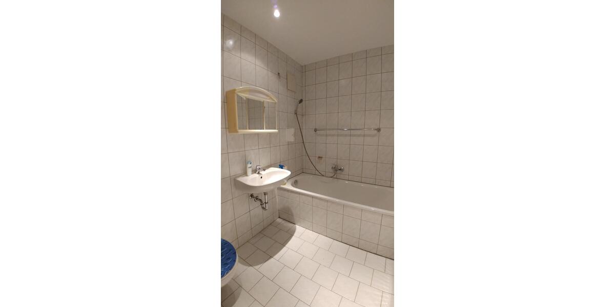 Etagenwohnung Greiz - 2 Zimmer, 64 m&sup2;, 320&euro; | Angebot:16811892