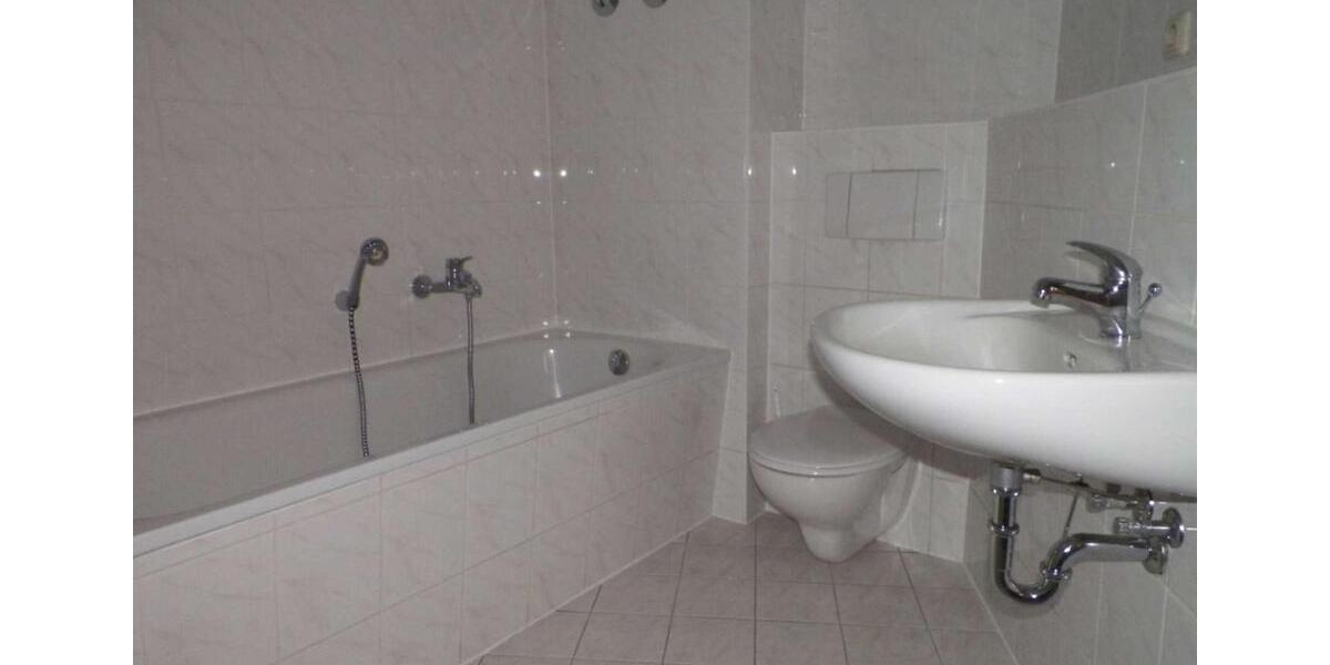 Etagenwohnung Zwickau Neuplanitz - 3 Zimmer, 81 m&sup2;, 540&euro; | Angebot:22739657