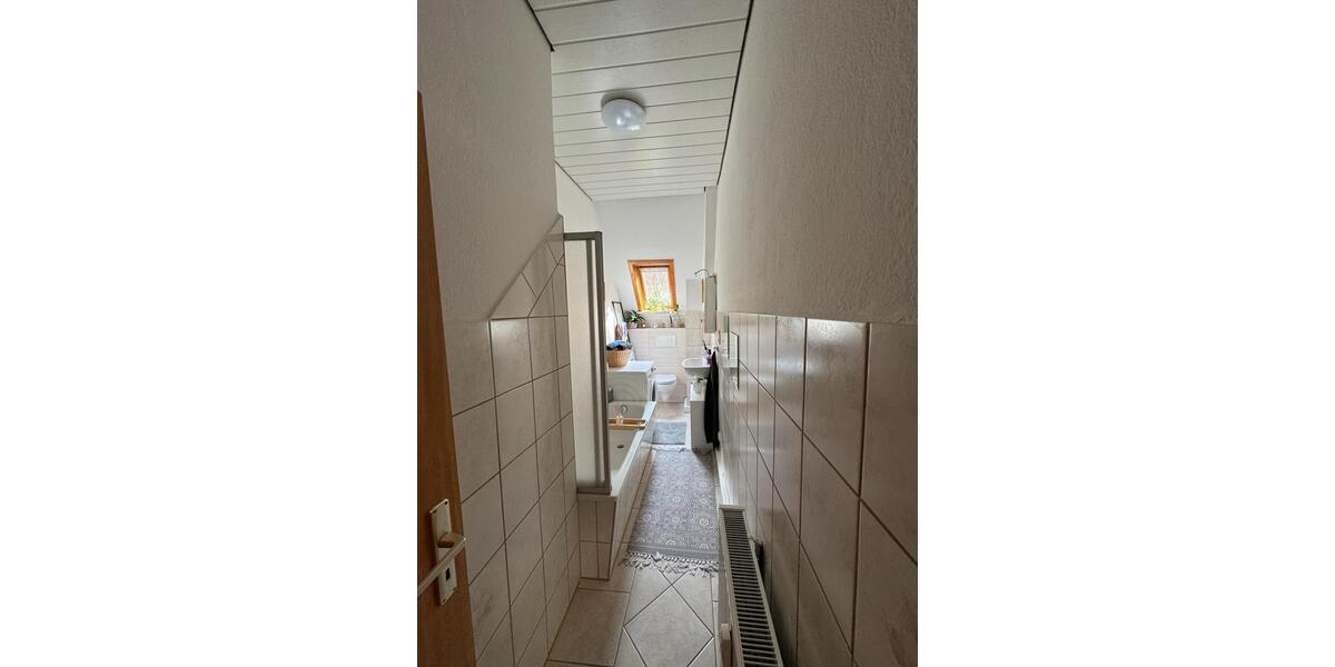 Dachgeschoßwohnung Aue-Bad Schlema Bad Schlema - 2.5 Zimmer, 61 m&sup2;, 336&euro; | Angebot:25872866