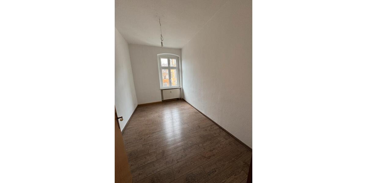 Etagenwohnung Greiz - 2 Zimmer, 63 m&sup2;, 290&euro; | Angebot:25654729