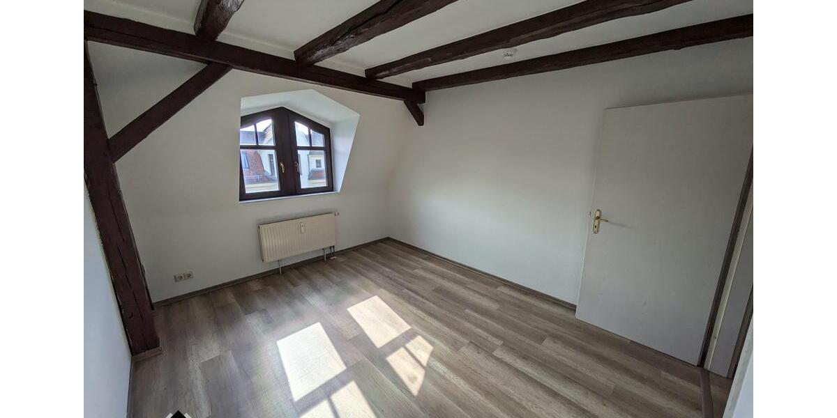 Dachgeschoßwohnung Zwickau - 2 Zimmer, 55 m&sup2;, 270&euro; | Angebot:25945659