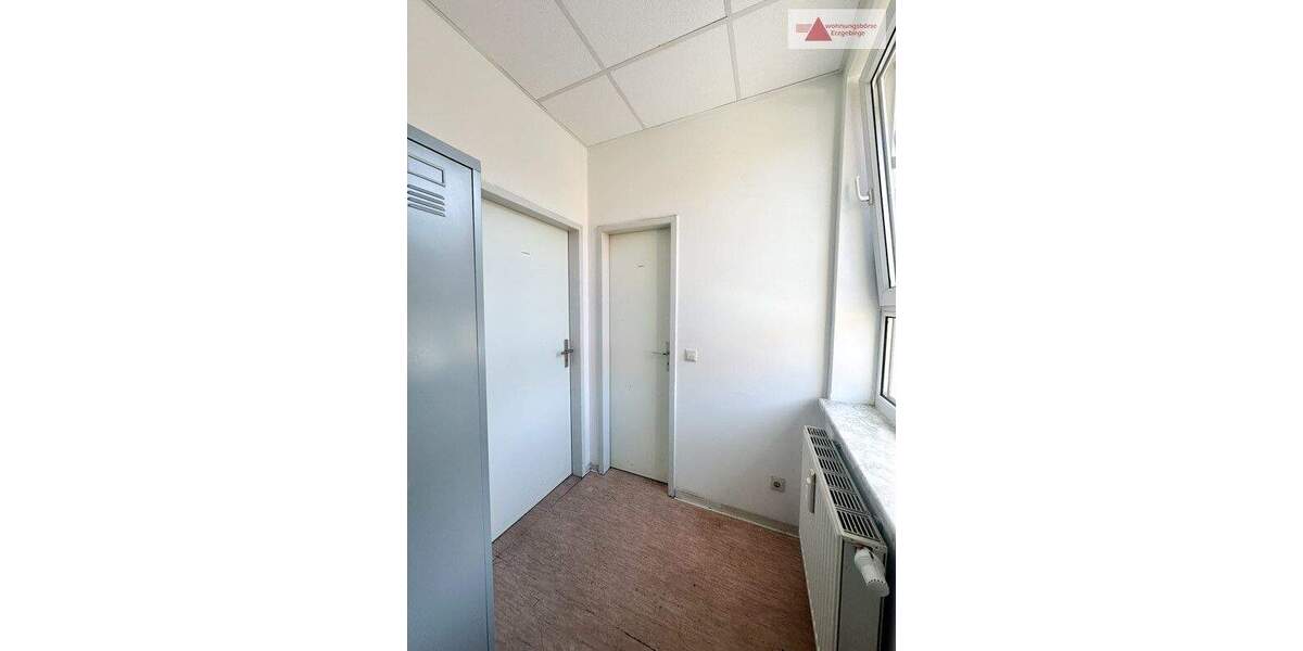 Gewerbeobjekt Kirchberg Burkersdorf - 3 Zimmer, 330&euro; | Angebot:25688338