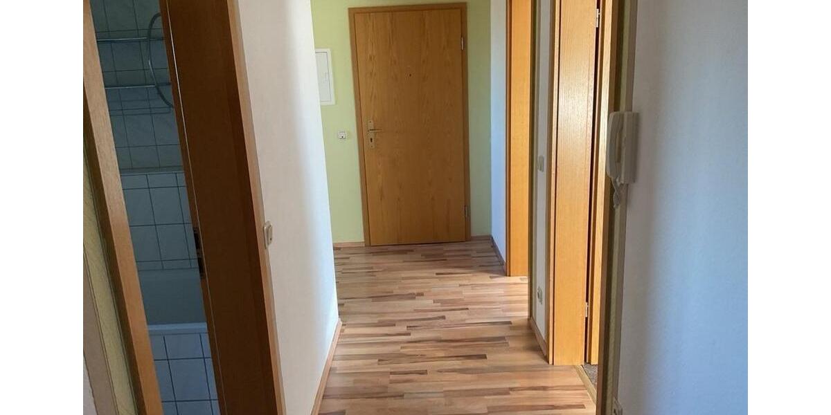Dachgeschoßwohnung Glauchau - 3 Zimmer, 93 m&sup2;, 545&euro; | Angebot:24473680