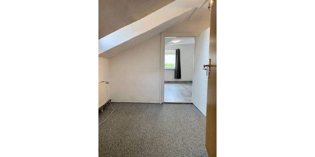 Reihenendhaus Reichenbach - 6 Zimmer, 127 m&sup2;, 85.000&euro; | Angebot:25662050