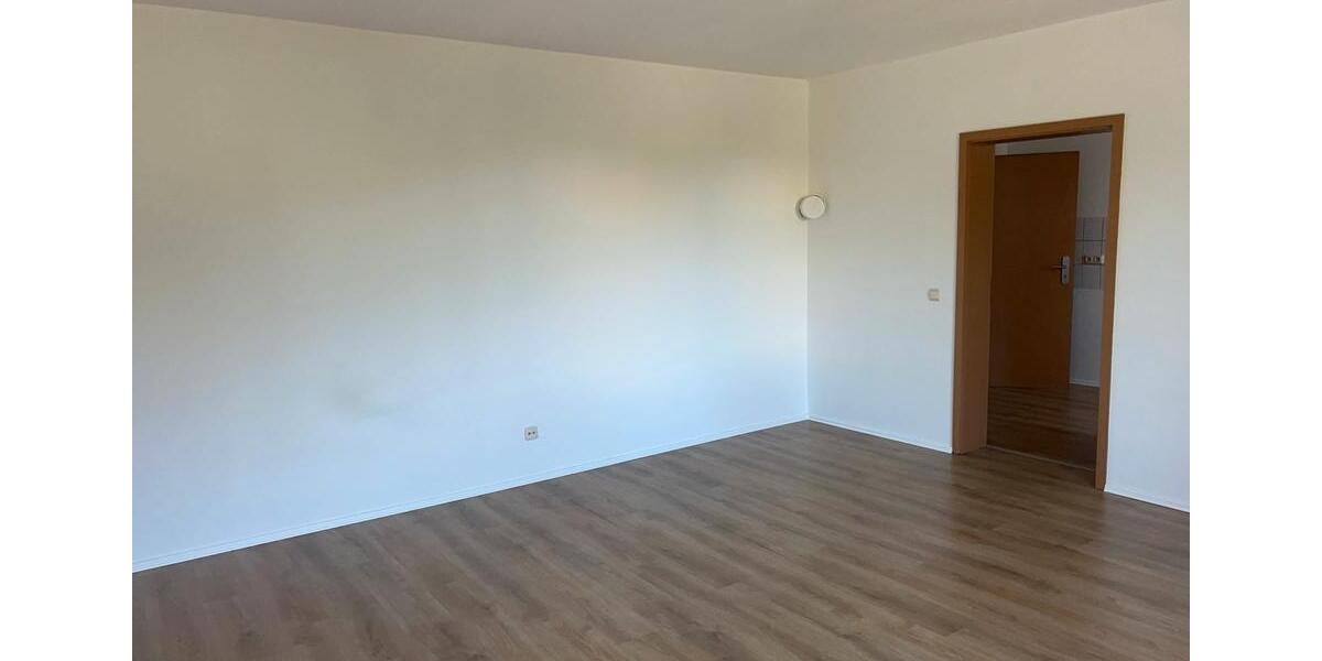 Etagenwohnung Crimmitschau - 4 Zimmer, 100 m&sup2;, 520&euro; | Angebot:25613113