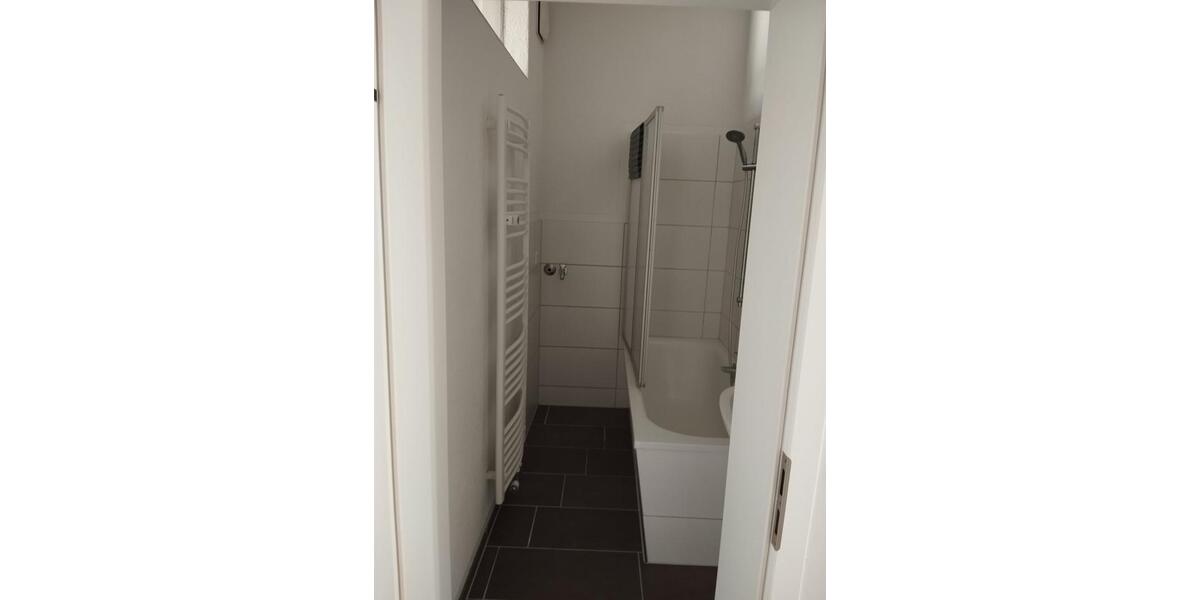 Etagenwohnung Glauchau - 3 Zimmer, 84 m&sup2;, 495&euro; | Angebot:25631643