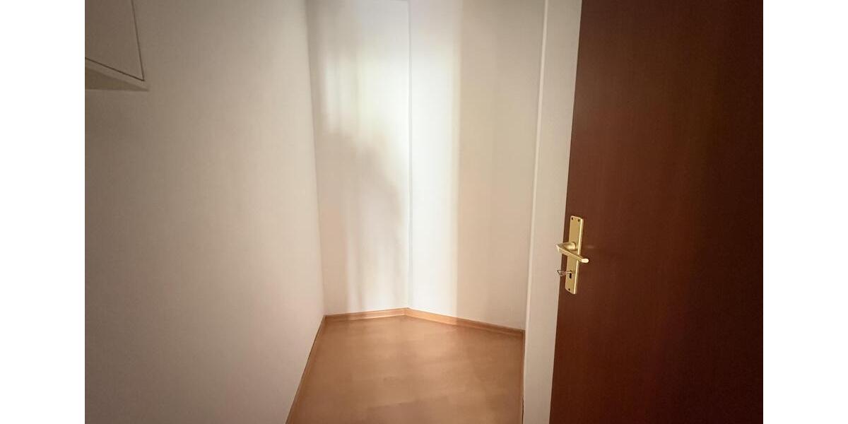 Etagenwohnung Zwickau Neuplanitz - 3 Zimmer, 81 m&sup2;, 540&euro; | Angebot:23791641