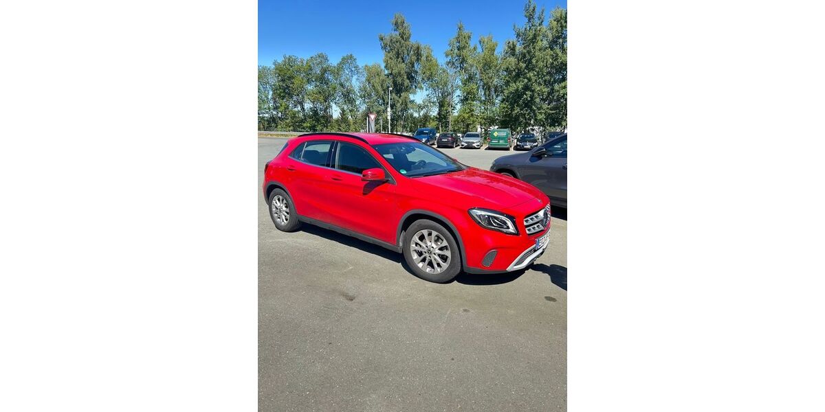 Mercedes-Benz GLA 200 93.000 km 17.750 &euro; Zwickau 08060