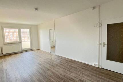 Wohnung Zwickau Pölbitz - 3 Zimmer, 70 m&sup2;, 319&euro; | Angebot:25997844