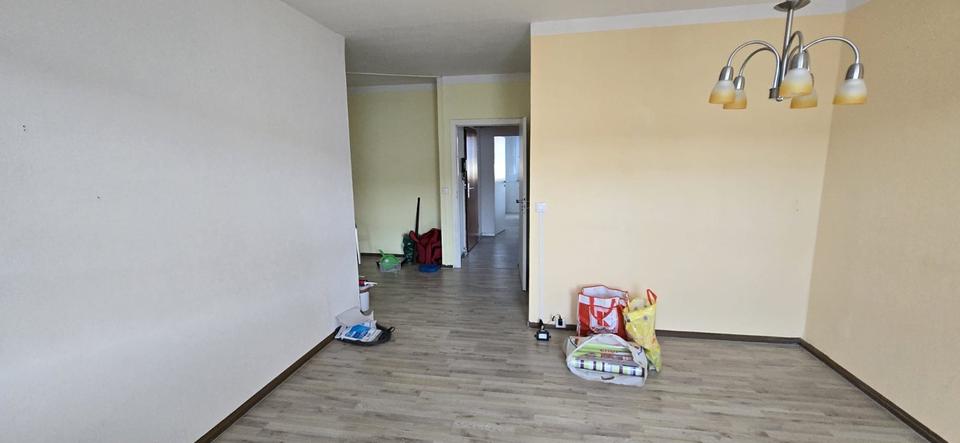 Etagenwohnung Mülsen - 3 Zimmer, 56 m&sup2;, 300&euro; | Angebot:25280288