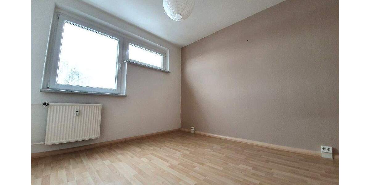 Etagenwohnung Zwickau Eckersbach - 3 Zimmer, 55 m&sup2;, 330&euro; | Angebot:25797222