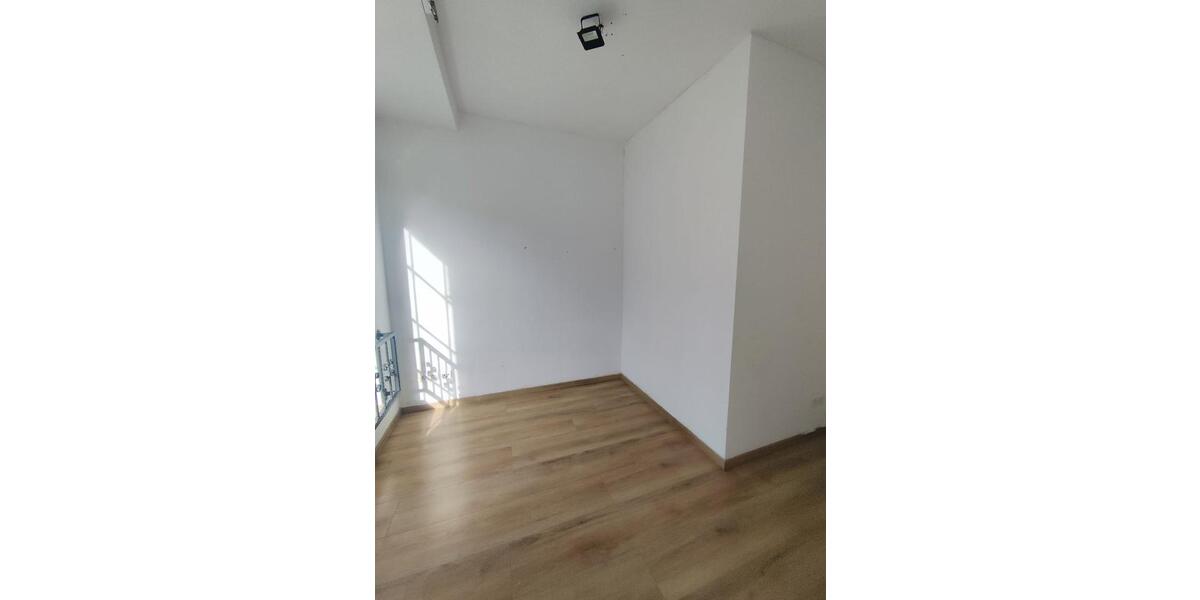 Dachgeschoßwohnung Aue-Bad Schlema Bad Schlema - 4 Zimmer, 115 m&sup2;, 600&euro; | Angebot:25751121
