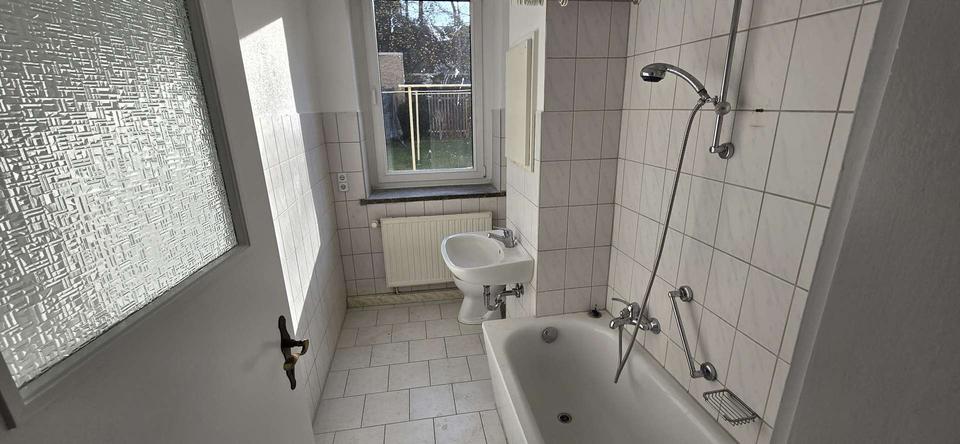Erdgeschoßwohnung Glauchau - 3 Zimmer, 55 m&sup2;, 400&euro; | Angebot:23819879