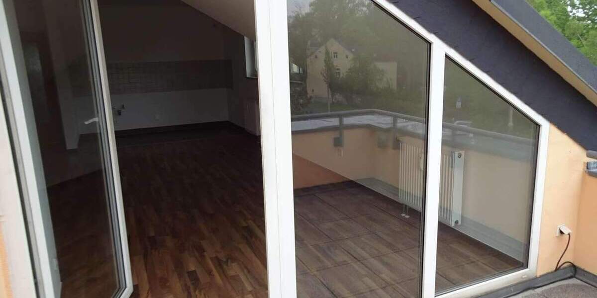 Etagenwohnung Zwickau Innenstadt - 3 Zimmer, 77 m&sup2;, 595&euro; | Angebot:25780742