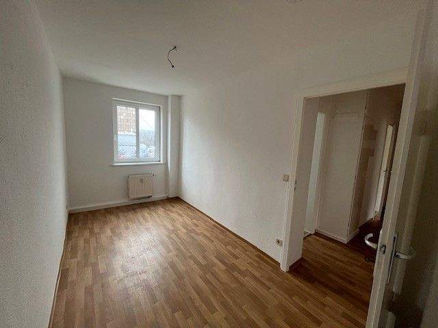 Etagenwohnung Zwickau Pölbitz - 3 Zimmer, 55 m&sup2;, 325&euro; | Angebot:25700027