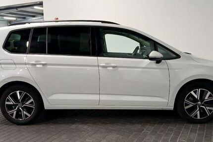 VW Touran 48.350 km 30.129 &euro; Greiz 07973