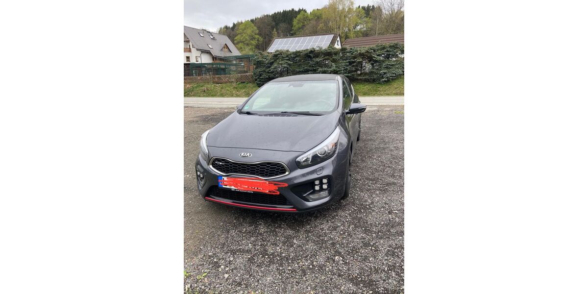 Kia ceed / Ceed 160.000 km 11.300 &euro; LÖßNITZ 08284