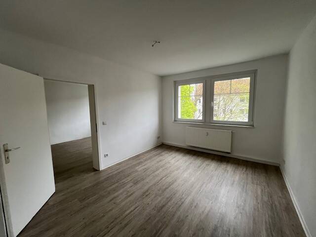 Etagenwohnung Zwickau Eckersbach - 2 Zimmer, 50 m&sup2;, 299&euro; | Angebot:26246308