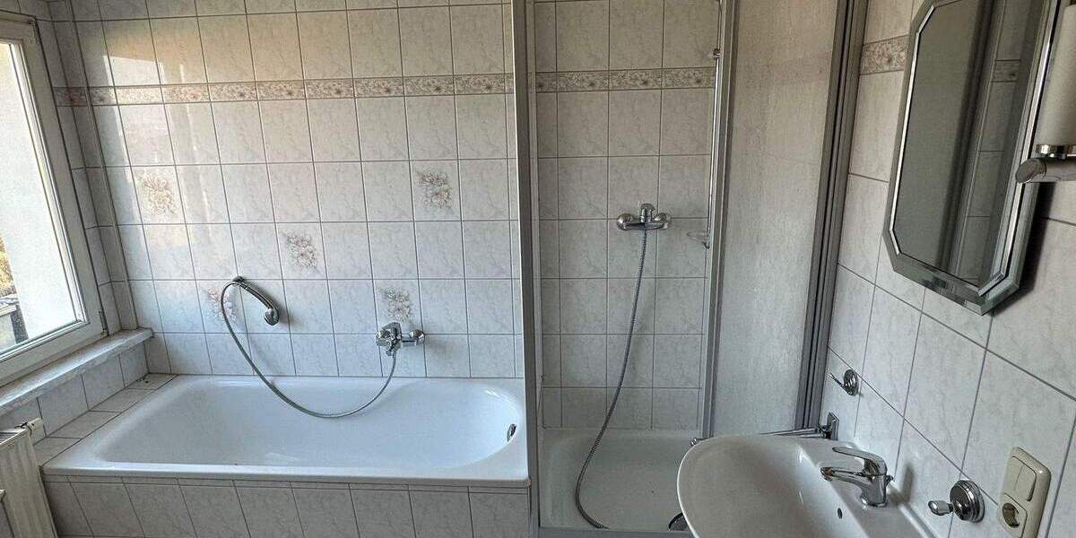Etagenwohnung Netzschkau - 2 Zimmer, 61 m&sup2;, 310&euro; | Angebot:25864440