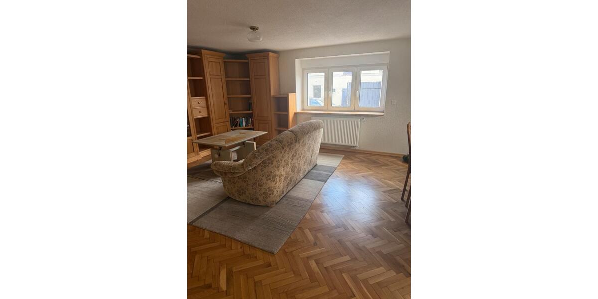 Etagenwohnung Zwickau Zwickau-Nord - 4 Zimmer, 160 m&sup2;, 1.550&euro; | Angebot:26662713