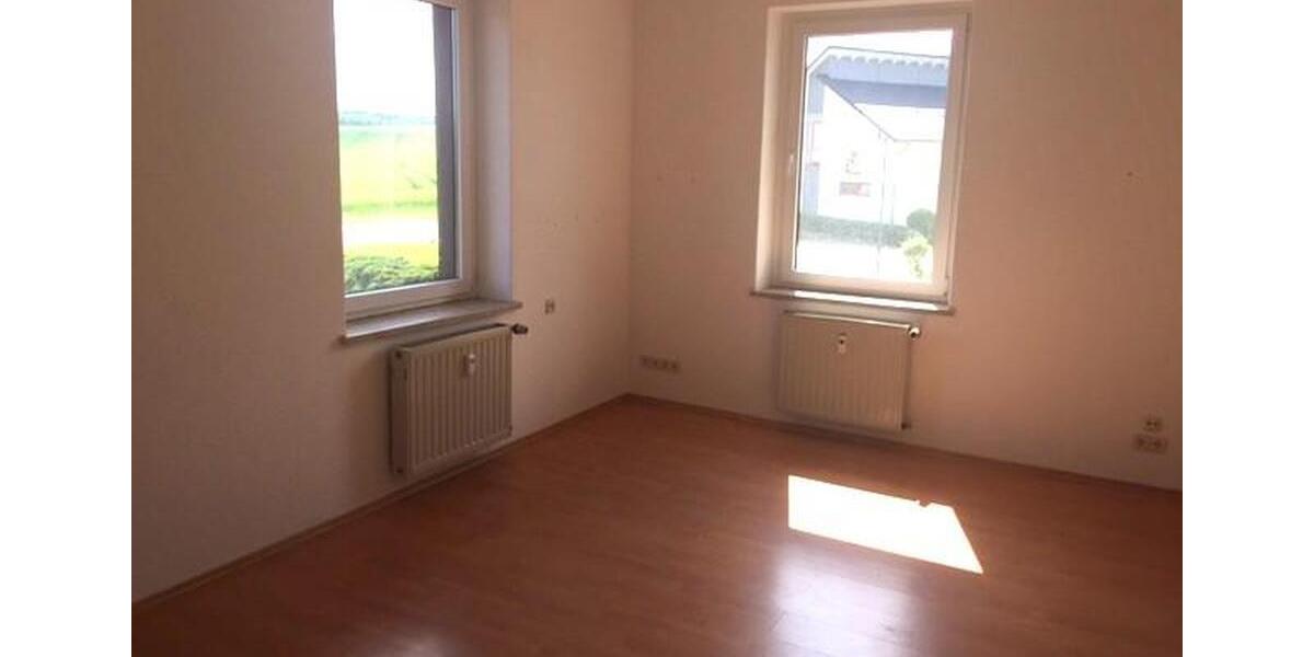 Etagenwohnung Reichenbach im Vogtland - 6 Zimmer, 133 m&sup2;, 699&euro; | Angebot:25919813