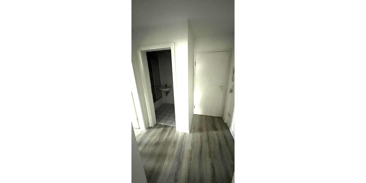 Dachgeschoßwohnung Werdau - 2 Zimmer, 35 m&sup2;, 200&euro; | Angebot:24817062