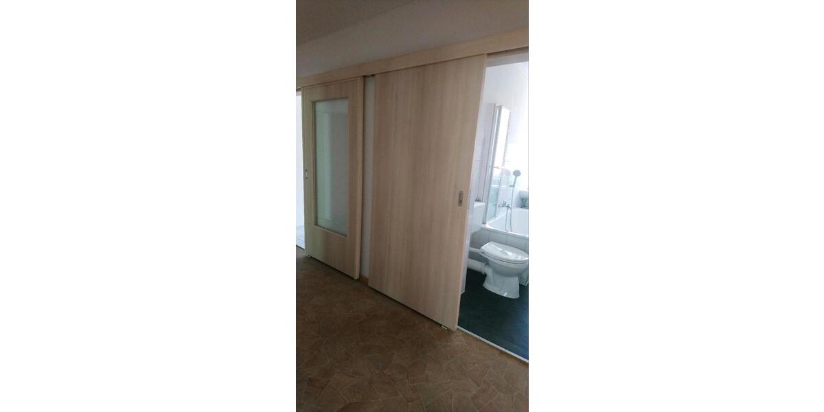 Hochparterre Meerane - 3 Zimmer, 71 m&sup2;, 454&euro; | Angebot:25542141