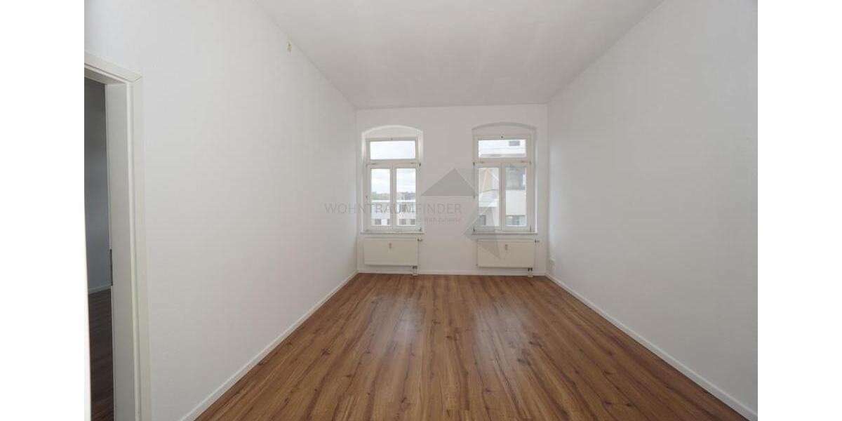 Dachgeschoßwohnung Zwickau - 4 Zimmer, 104 m&sup2;, 630&euro; | Angebot:24440954