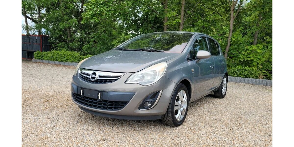 Opel Corsa 155.953 km 2.980 &euro; Zwickau 08056